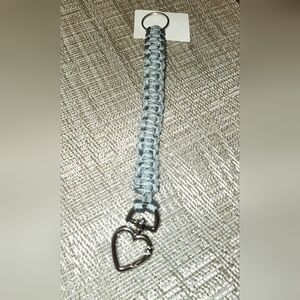 🤑SOLD🤑Hand Crafted Paracord Grey With Silver Heart Key Chain. Unisex